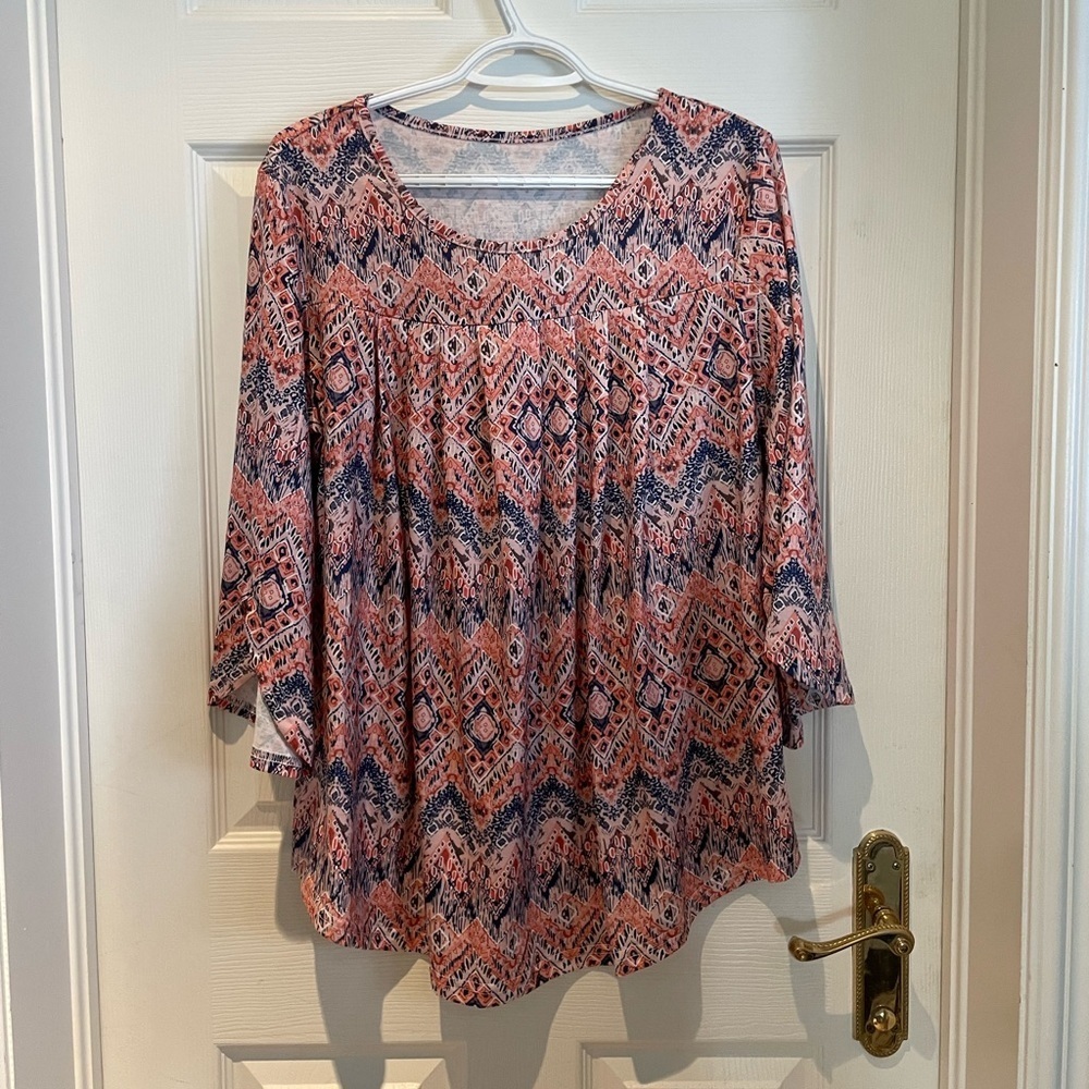 BNWOT women’s patterned top